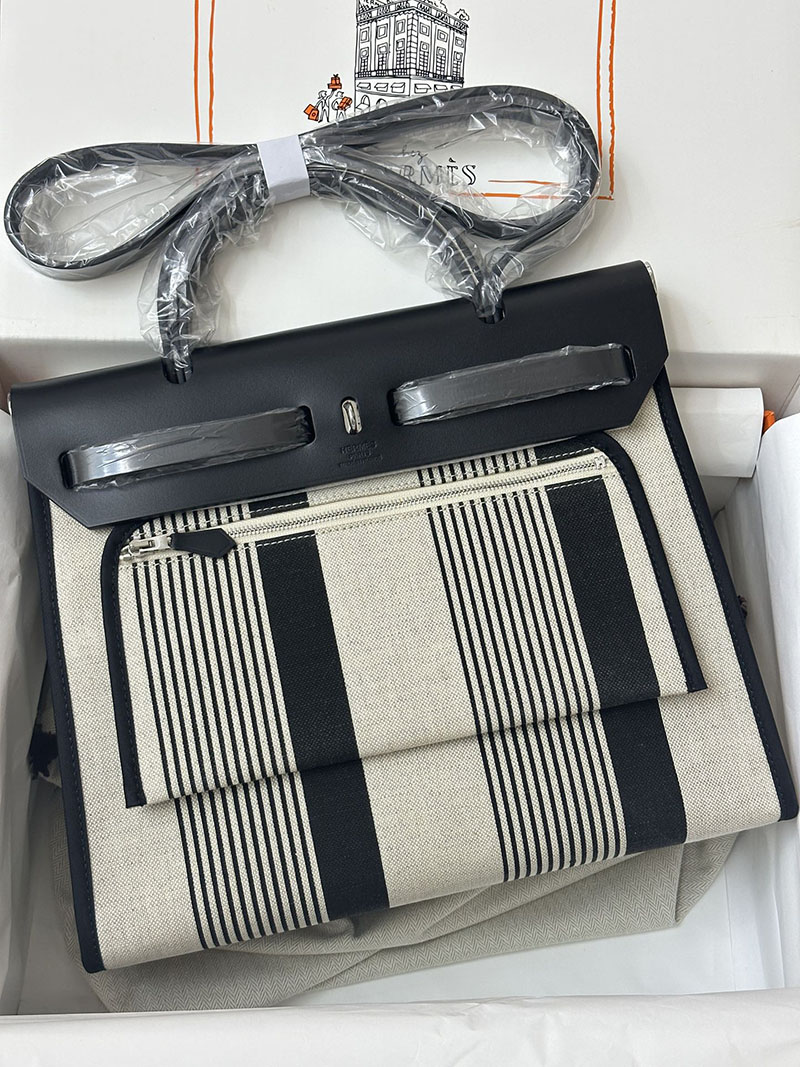 人気色 H品 エルメス エールバッグジップ 31 PM 黒 ブラック/グレー トワルアッシュ シルバー金具 2517792 エールバッグジップ 定価 - 画像 (9)