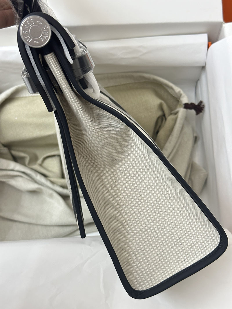 人気色 H品 エルメス エールバッグジップ 31 PM 黒 ブラック/グレー トワルアッシュ シルバー金具 2517792 エールバッグジップ 定価 - 画像 (7)