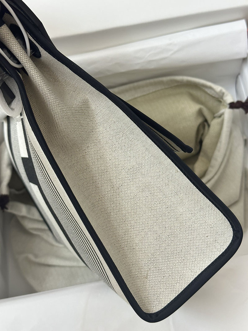 人気色 H品 エルメス エールバッグジップ 31 PM 黒 ブラック/グレー トワルアッシュ シルバー金具 2517792 エールバッグジップ 定価 - 画像 (5)