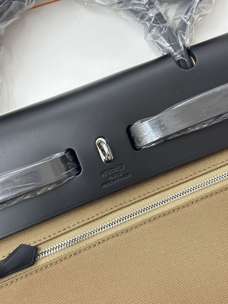 人気色 H品 エルメス エールバッグジップ 31 PM 黒 ブラック/トレンチ トワルアッシュ シルバー金具 2517793 エールバッグジップ 使い勝手 - 画像 (5)