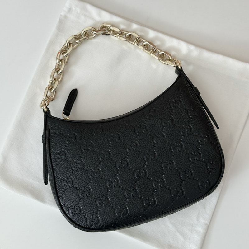 グッチ バッグ 人気 GUCCI GGエンブレム スモール ショルダーバッグ 815409 AAEEM 1000 ブラック グッチ ショルダーバッグ人気 - 画像 (2)
