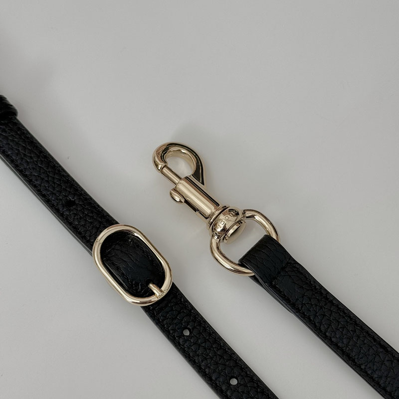 グッチ バッグ 人気 GUCCI GG EMBLEM SMALL SHOULDER BAG 815263 AAEEM 1000 ブラック グッチ ショルダーバッグ人気 - 画像 (4)