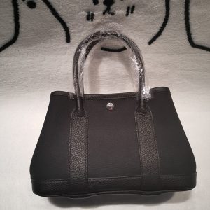 ガーデンパーティー 黒