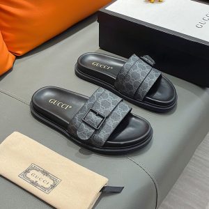 グッチ サンダル 厚底