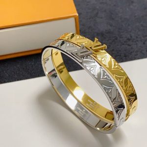 ルイヴィトン バングル 新作