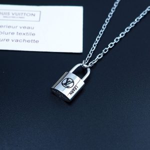 ルイヴィトン ネックレス 芸能人