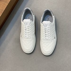 スニーカー メンズ 人気ブランド