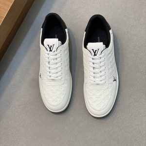 スニーカー 人気 メンズ