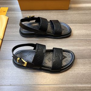 サンダルみたいな靴
