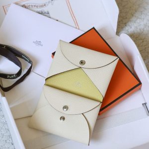 エルメス カルヴィ 定価