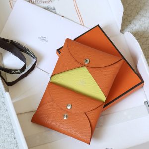 エルメス カルヴィ 定価