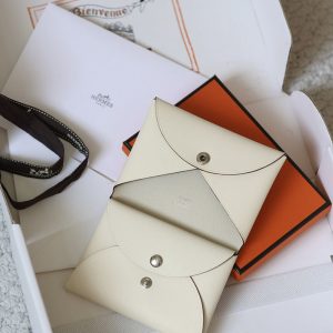 エルメス コインケース 使い方
