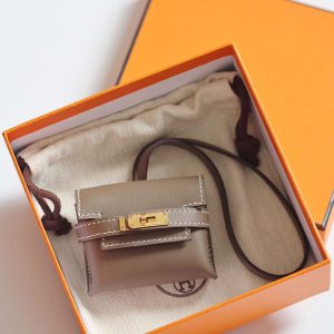 ケリーフェスティバルチャーム 定価