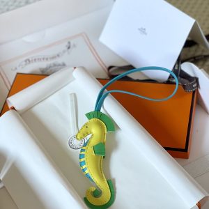 エルメス チャーム 定価