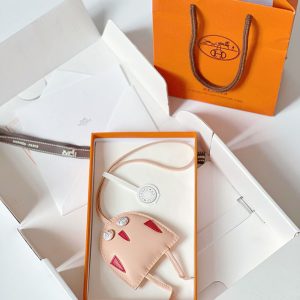エルメス チャーム 人気