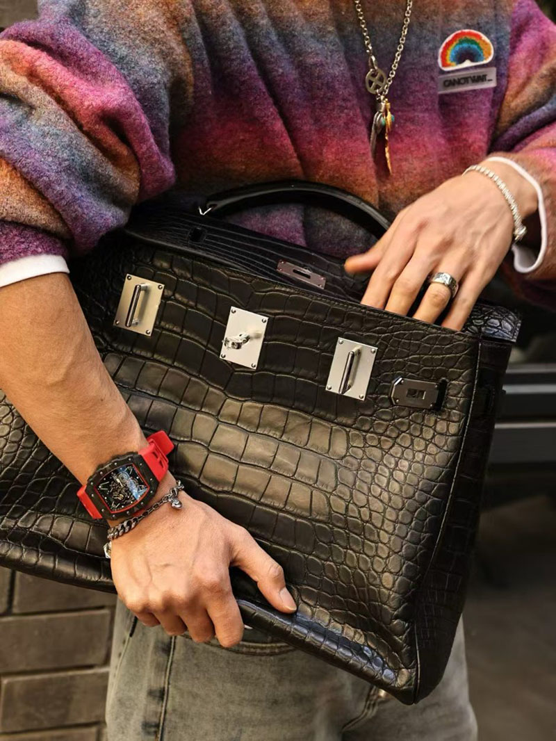 メンズ ケリーバッグ HERMES ケリー40 メンズ 黒 ブラック クロコダイル アリゲーターマット シルバー金具 2519455 - 画像 (5)