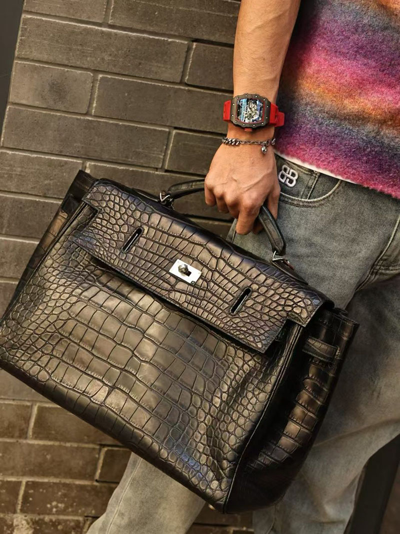 メンズ ケリーバッグ HERMES ケリー40 メンズ 黒 ブラック クロコダイル アリゲーターマット シルバー金具 2519455 - 画像 (3)