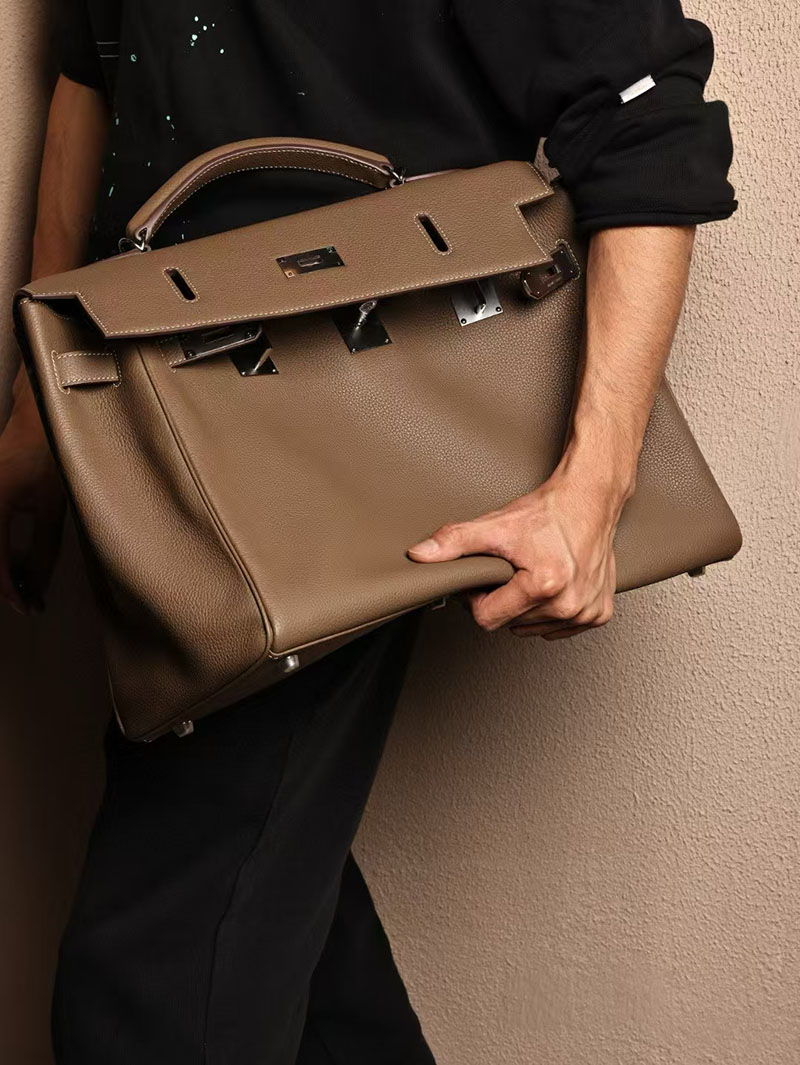 HERMES ケリー 42cm 内縫い エトゥープ トゴ シルバー金具 2519479 エルメス メンズバッグ 人気 - 画像 (3)