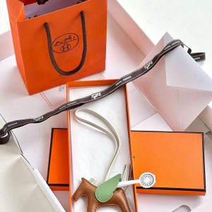エルメス ペガサス チャーム 定価
