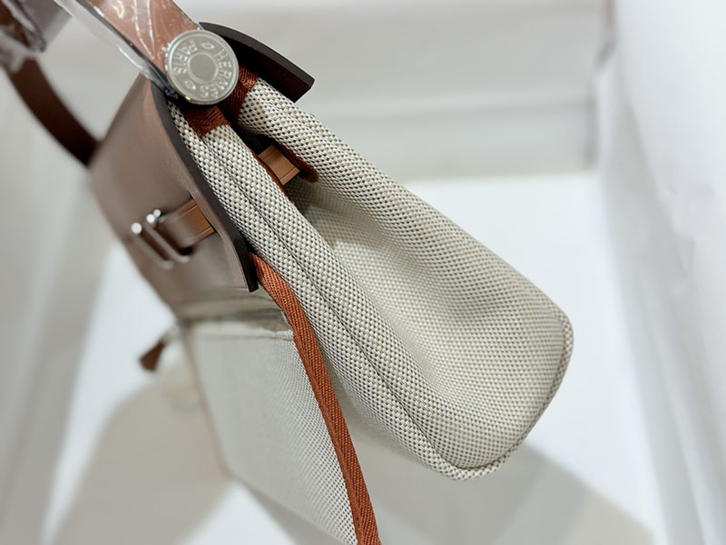 エルメス エールバッグジップ ミニ トレンチ トワルアッシュ シルバー金具 2519497 エルメス エールバッグ ミニ - 画像 (6)