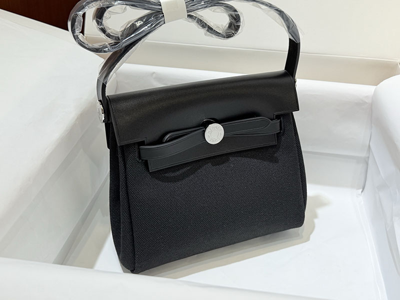 エルメス エールバッグジップ ミニ 黒 ブラック トワルアッシュ シルバー金具 2519498 エルメス エールバッグ ミニ - 画像 (8)