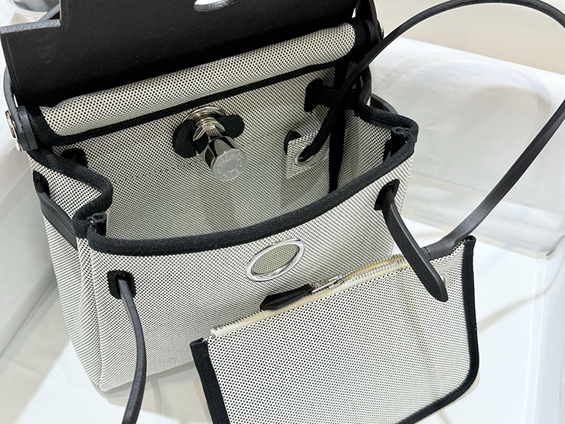 エルメス エールバッグジップ ミニ 黒 ブラック トワルアッシュ シルバー金具 2519499 エールバッグ 定価 - 画像 (3)