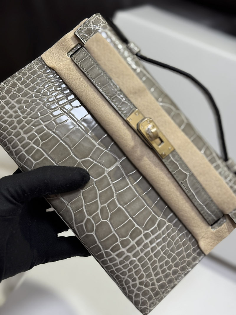 エルメス ポシェットケリー トゥルティールグレー クロコダイル アリゲーターマット ゴールド金具 2519510 - 画像 (4)