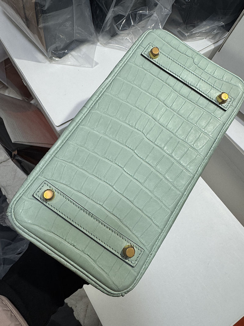 エルメス バッグクロコ エルメス バーキン25 ミント クロコダイル アリゲーターマット ゴールド金具 2519521 - 画像 (7)