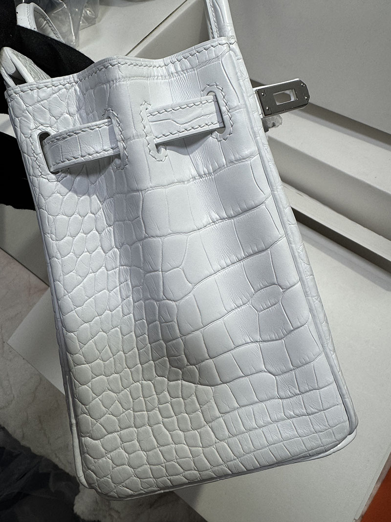 エルメス バッグクロコ エルメス バーキン25 白 ホワイト クロコダイル アリゲーターマット シルバー金具 2519522 - 画像 (2)