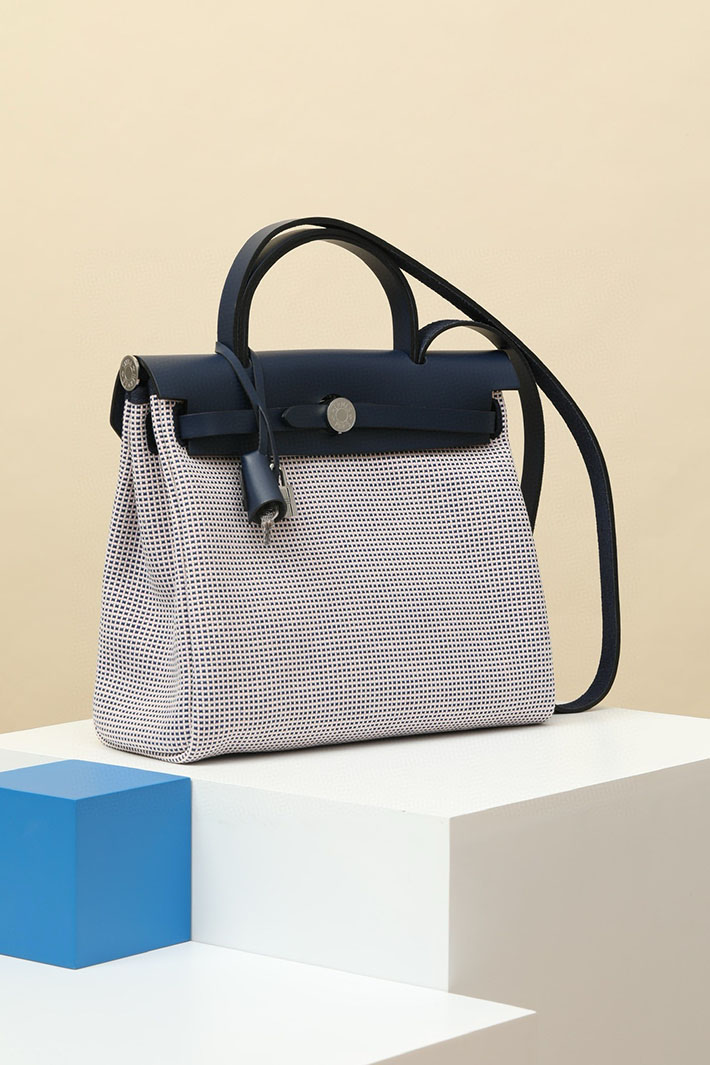 エルメス エールバッグジップ 31 PM ブルーサフィール トワルアッシュ シルバー金具 2518532 エールバッグジップ 定価 - 画像 (9)