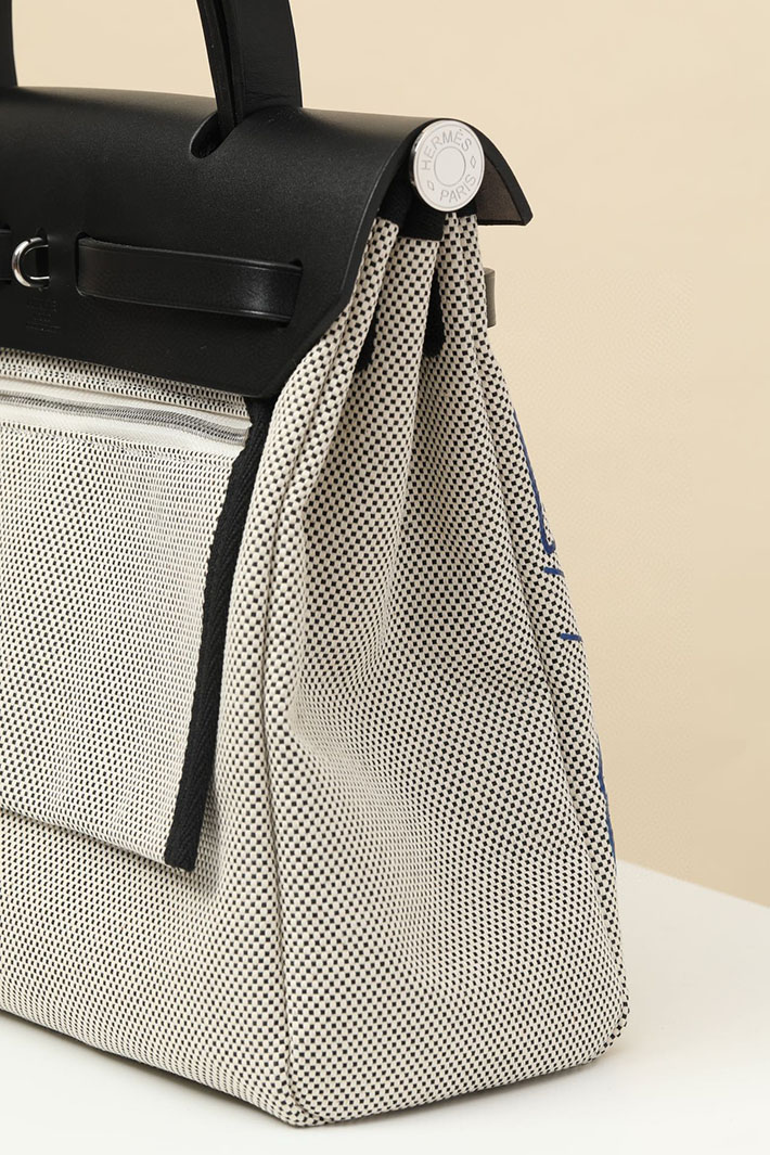 エルメス エールバッグジップ 31 PM 黒 ブラック トワルアッシュ シルバー金具 2518534 エールバッグジップ 定価 - 画像 (6)