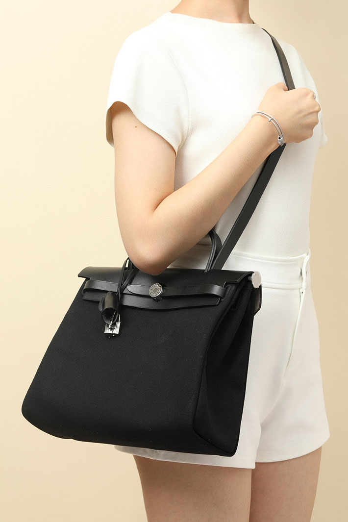 エルメス エールバッグジップ 31 PM 黒 ブラック トワルアッシュ シルバー金具 2518535 エールバッグジップ31 定価 - 画像 (2)