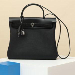 エールバッグジップ31 コーデ