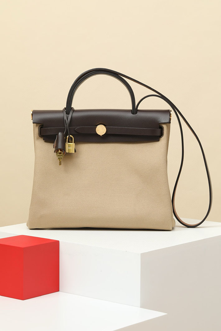 エールバッグジップ31 定価