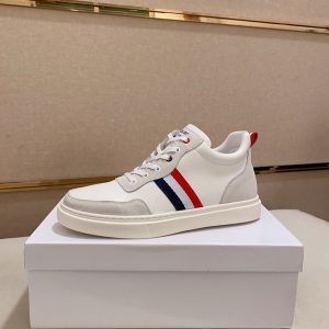 スニーカー人気 メンズ