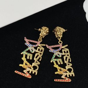 ハイブランド ピアス 人気