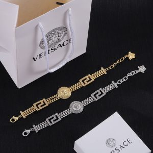 今年流行りのブレスレット
