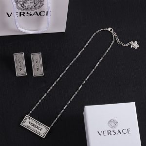 ヴェルサーチ アウトレット ネックレス