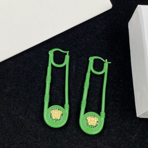 大人ピアス 人気 ブランド