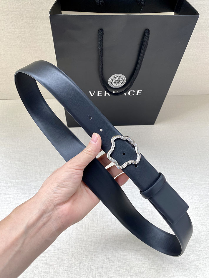 最高級ヴェルサーチェスーパーコピー ヴェルサーチェベルトコピー ネイビー 40MM シルバー金具 2518816 ヴェルサーチ ベルト アウトレット - 画像 (4)