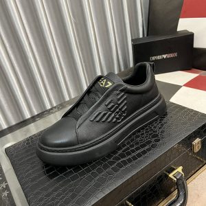アルマーニ スニーカー メンズ 人気