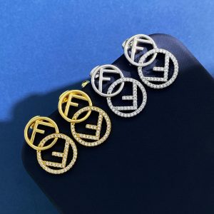 ピアス プレゼント 彼女 ブランド
