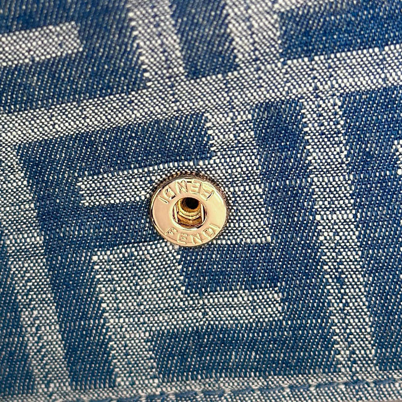 フェンディ 人気バッグ FENDI 財布ショルダー バゲット ブルーデニム調FFジャカード 財布 8M0498AUNJF1SKL - 画像 (5)