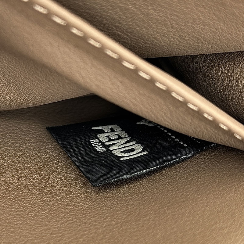 フェンディ 人気バッグ FENDI 財布ショルダー バゲット ブルーデニム調FFジャカード 財布 8M0498AUNJF1SKL - 画像 (3)