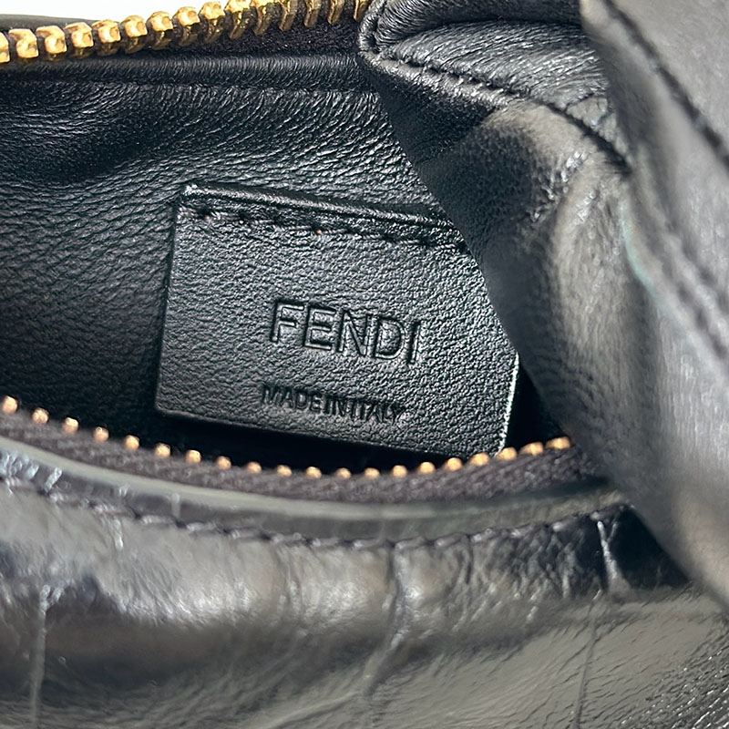 フェンディ 人気バッグ FENDI ナノ フェンディグラフィ ブラックレザー チャーム 7AS089A5DYF1HEJ - 画像 (4)