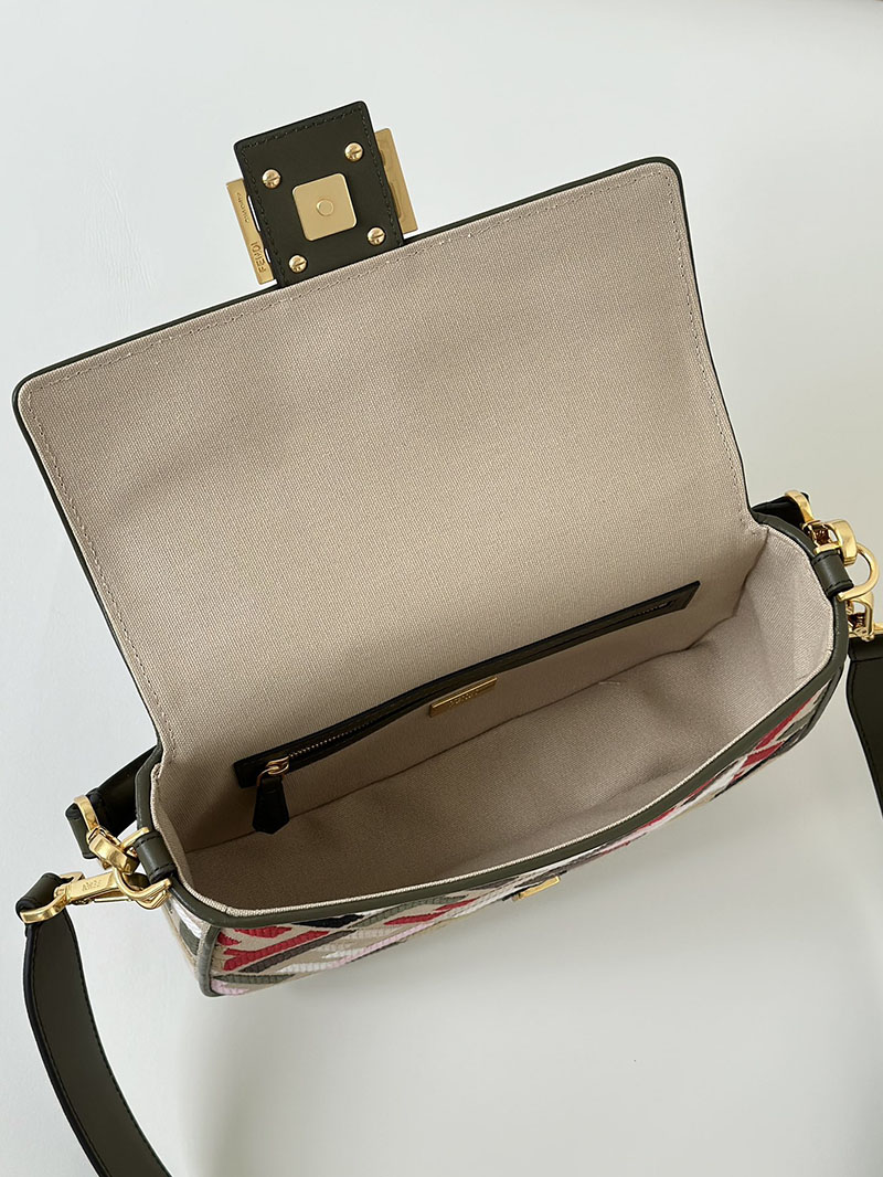 フェンディ 人気バッグ FENDI バゲット マルチカラーキャンバス バッグ FF刺繍 8BR600ANH4F1Q6O - 画像 (2)