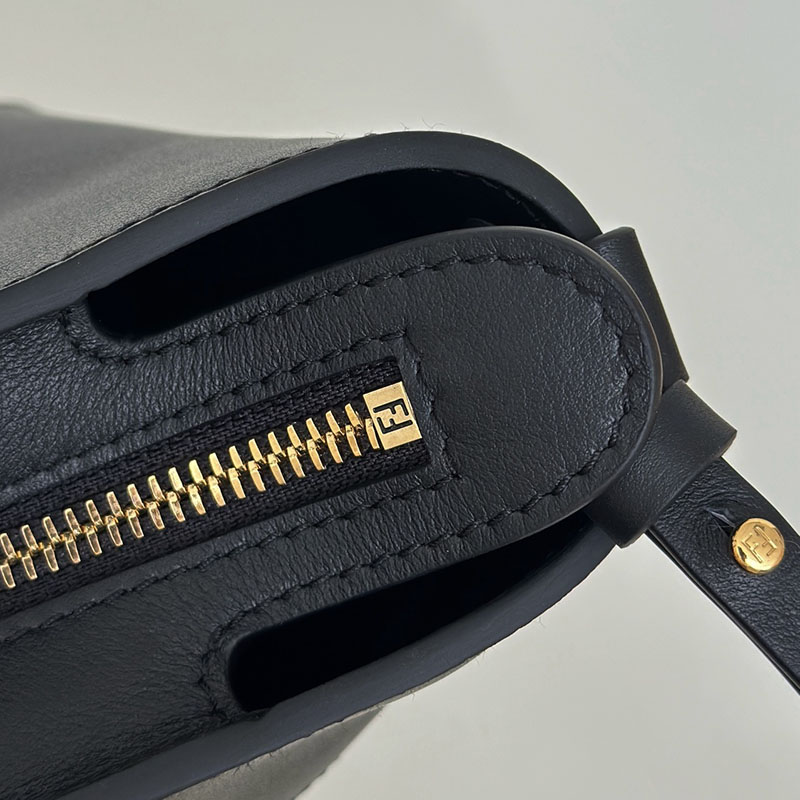 フェンディ 人気バッグ FENDI ロール ミニ ニューイヤー コレクション ブラックレザー ミニバッグ 8BS096ATXUF1QIO - 画像 (5)