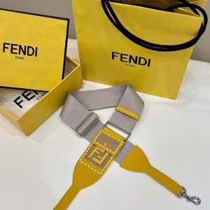 フェンディ ストラップユー