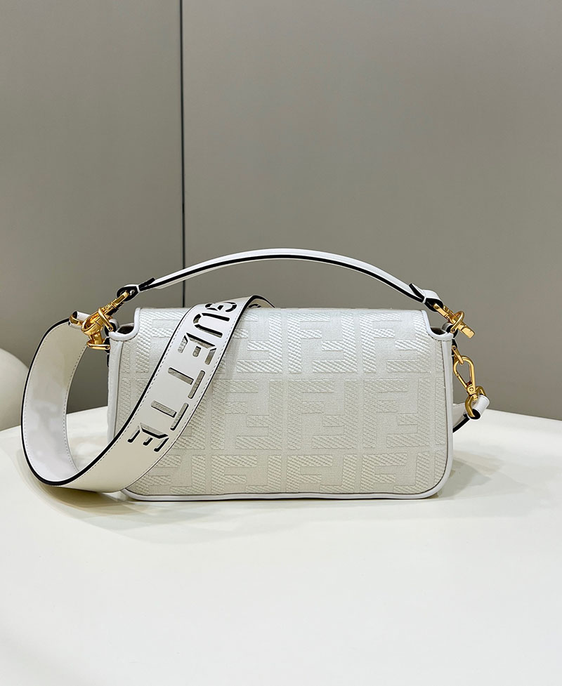 フェンディ 人気バッグ FENDI バゲット ホワイトFFキャンバス バッグ 8BR600AMCDF1CFK - 画像 (9)