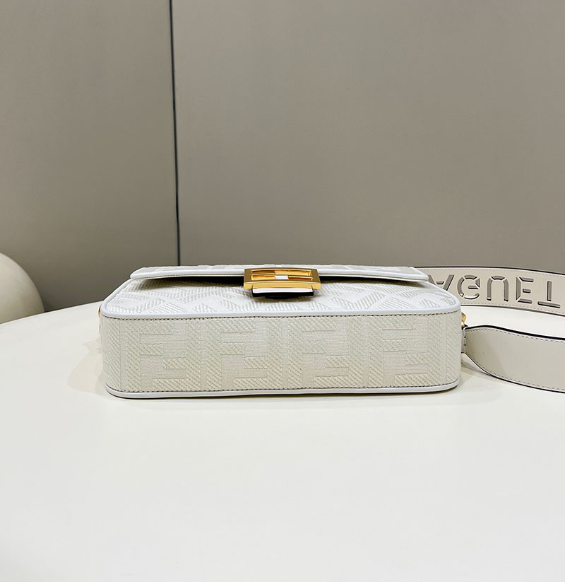 フェンディ 人気バッグ FENDI バゲット ホワイトFFキャンバス バッグ 8BR600AMCDF1CFK - 画像 (7)